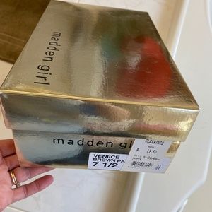 Madden Girl Brown leather short pumps